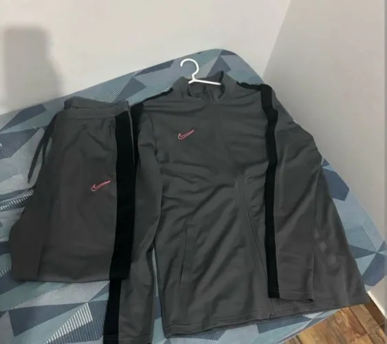 NIKE CHUMBO