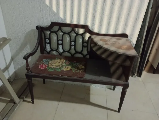Mesa de telefone antigo famosa fofoqueira