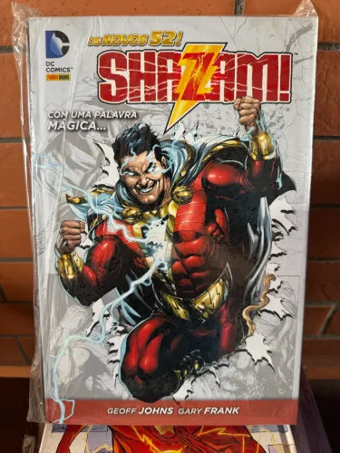 quadrinho HQ DC shazam com uma palavra mágica