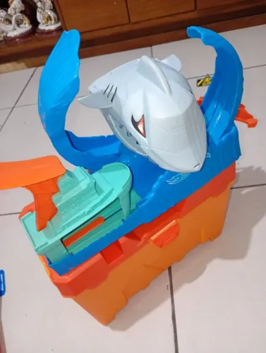 Pista Hot Wheels City Robô Tubarão usada mas em bom estado
