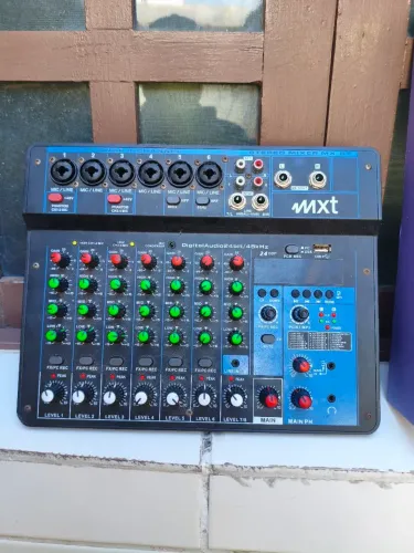 Mesa de som 8 canais com Bluetooth e Usb
