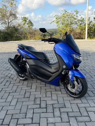Nmax com apenas 500km rodados