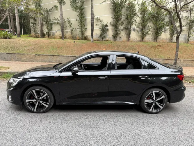 Audi A3 Sedan S-line 2.0 TFSI S-tronic 2023