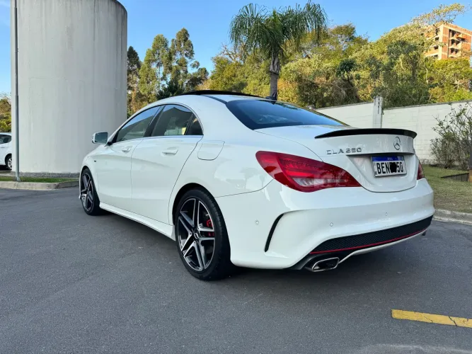 Mercedes-Benz CLA-250 Sport 4matic 2.0 16V 211cv Aut. 2015