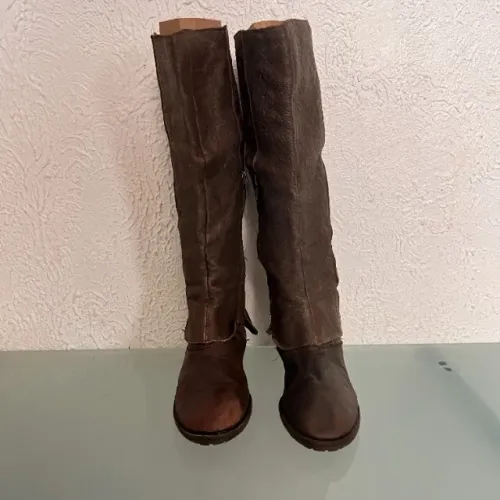 Bota tamanho 33/34 arezo