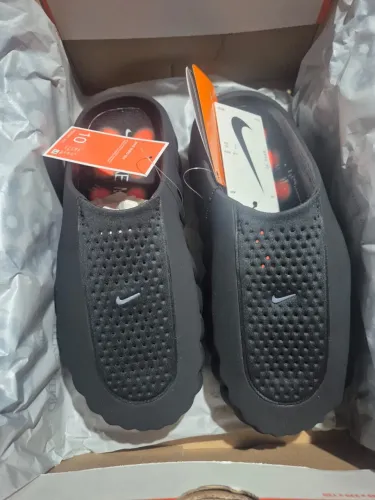 Nike Mind 001