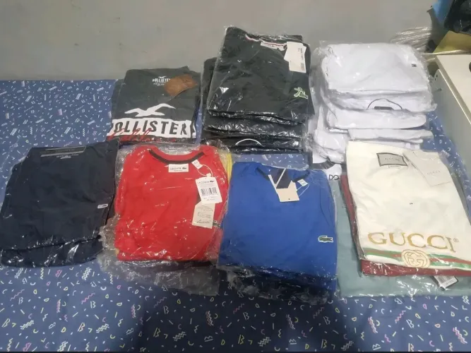 Lote com 46 camisetas malhas peruanas