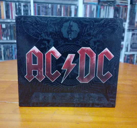 CD - AC/DC - BLACK ICE - Em bom estado, tocando todas as músicas perfeitamente.