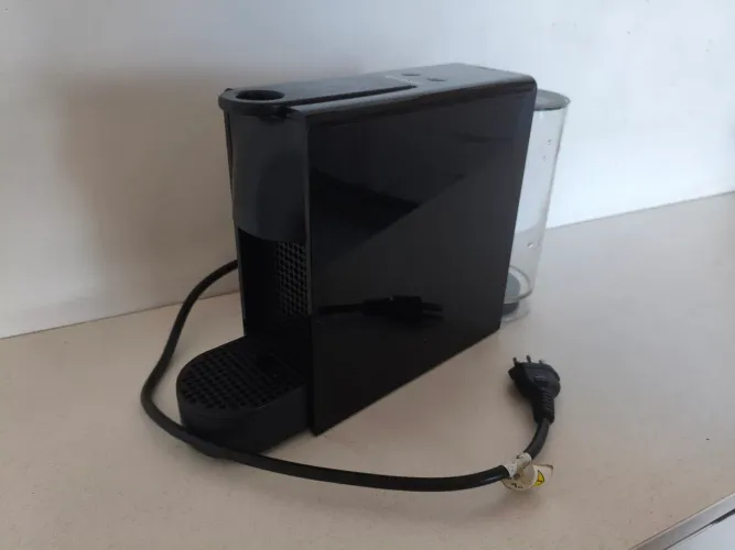 Cafeteira Nespresso Essenza Mini
