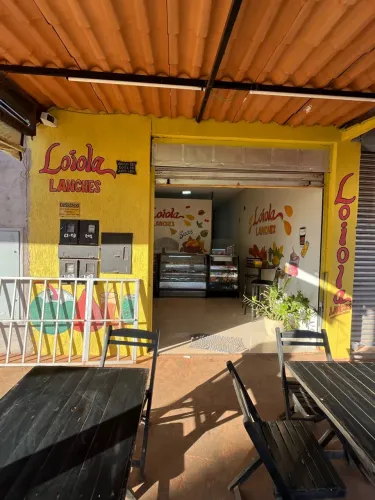 Vendo lanchonete excelente ponto ao lado do colégio cora Coralina