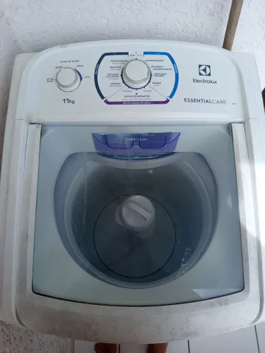 Vendo Lavadora de roupas 11 kg Marca Eletrolux,está funcionando perfeitamente