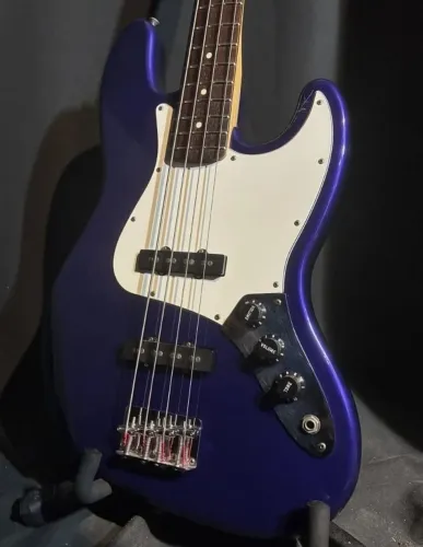 Fender jazz bass 4 cordas 2006 MEX.
