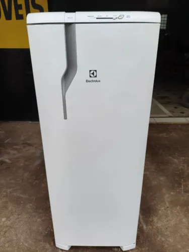 Geladeira Electrolux degelo 280L  nova. 