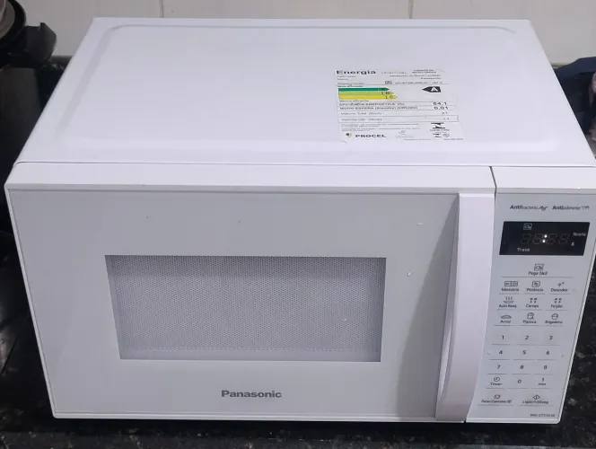 Micro ondas semi novo sem detalhes 21itros 127 volts