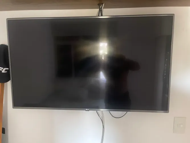 Tv smart LG, modelo UJ6565