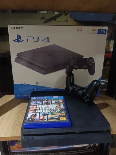 Ps4 slim 1tb 1 controle + GTA 5 e jogos digital