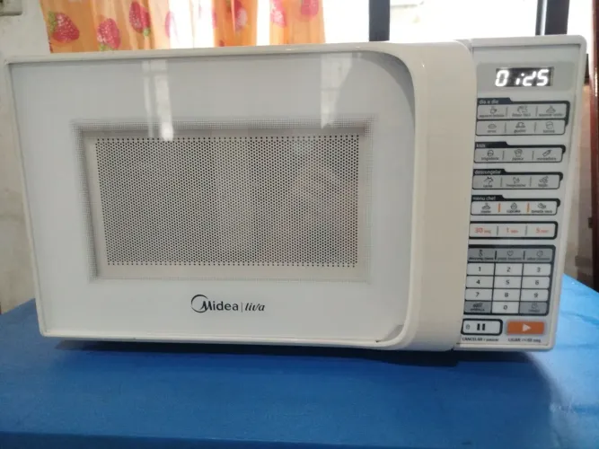 Microondas semi novo 20 litros
