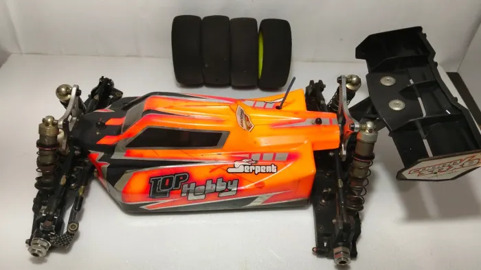 Automodelo elétrico serpent