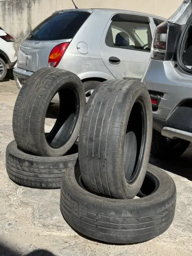 Pneus usados em bom estado