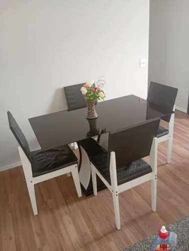 Mesa de Jantar Vidro 4 Cadeiras 