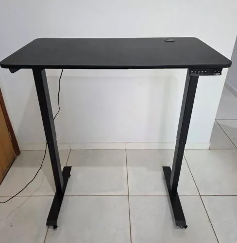 Mesa Office/Gamer com regulagem de altura automática