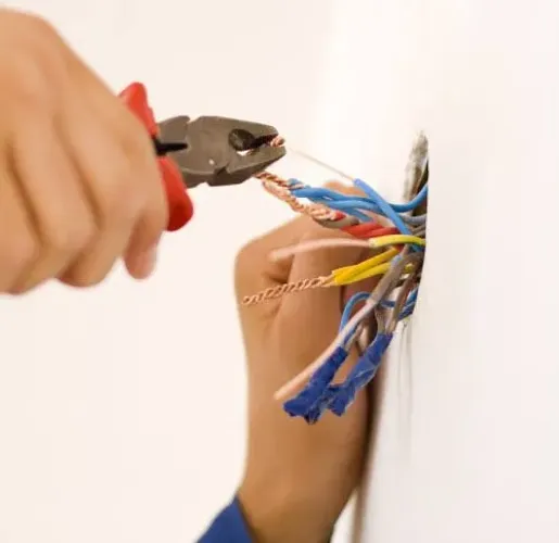 Elétrica em geral, serviço de eletricista, reparos etc.
