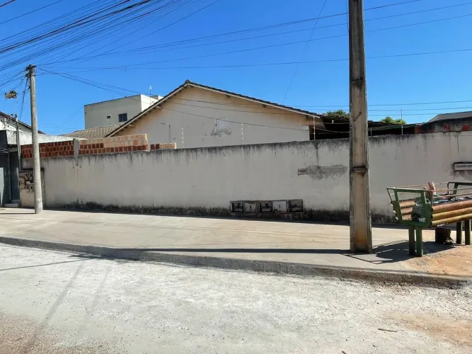 Alugo casa em condomínio 