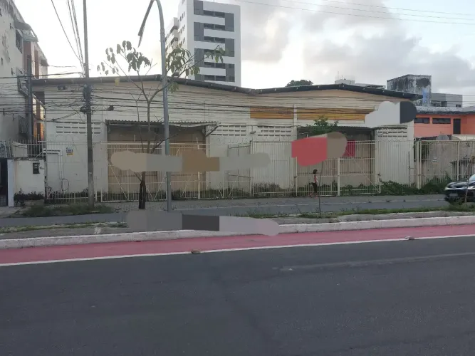 Imóvel para aluguel com 615 metros quadrados com 5 quartos