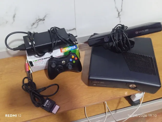 Xbox 360 slim 
