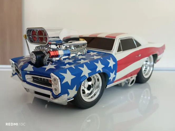 Rarissima Miniatura Pontiac GTO Dragster TMTG - Muscle Machines - escala 1/18 (USA)
