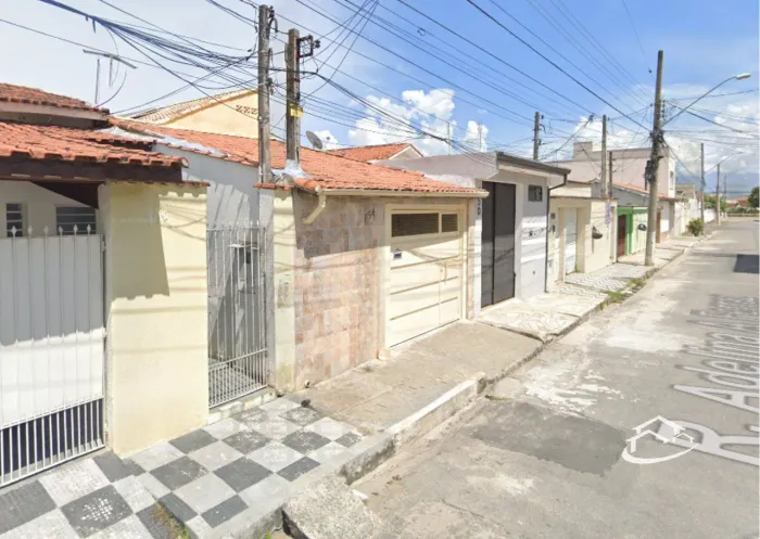 Casa no bairro Vila Geny em Lorena à Venda