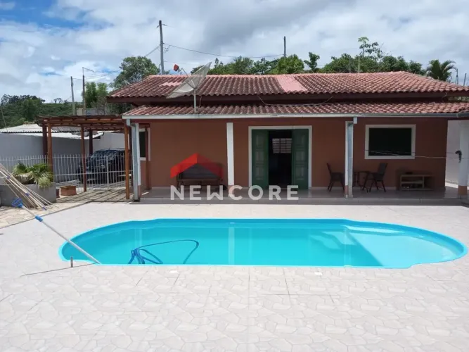 Casa em Jambeiro - Centro - Jambeiro/SP