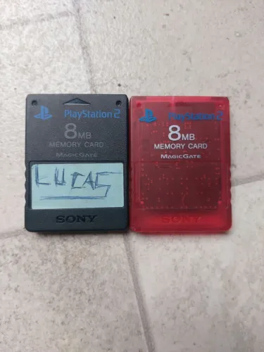 2 Memory Cards Sony PlayStation 2 PS2 8MB - Original e Vermelho Transparente<br><br>
