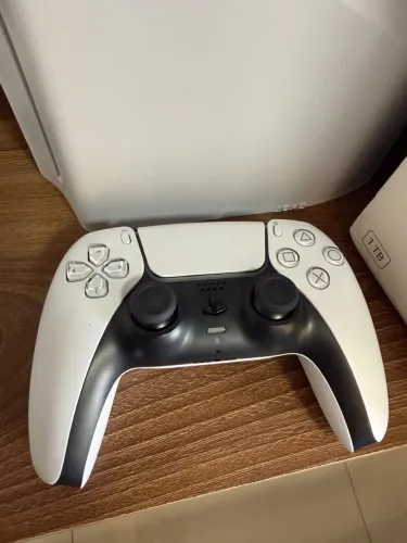 PlayStation 5 Slim Disk 1TB 1 Controle Branco Sony com 2 Jogos