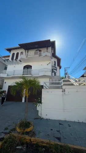 Casa Alto Padrão ! 4Quartos 4 Banheiros Piscina Churrasqueira e 2 Vagas de garagem