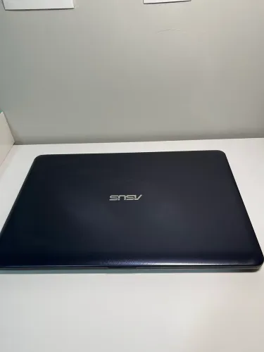 Notebook ASUS - Preto