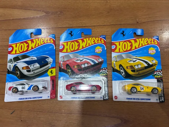 Hot Wheels Ferrari 365 GTB4 Competizione Corrs Vermelha, Amarela e Branca
