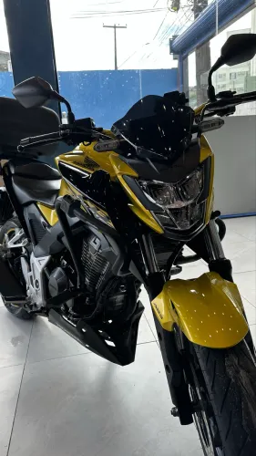 CB 300f Dourada 2024 (manual+chave)