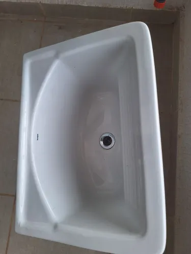 Vende-se Tanque de Louça para área de serviço.