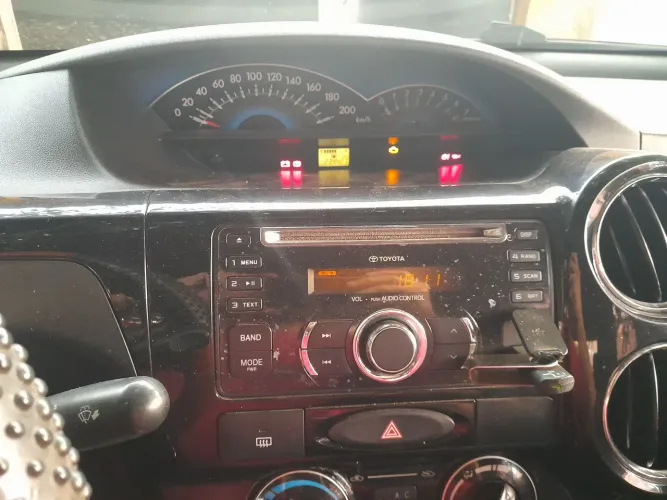 Toyota Etios XLS Sedan 1.5 Flex 16V 4P Mec. 2014