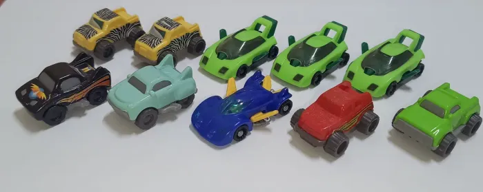 10 Carrinhos do Kinder Ovo