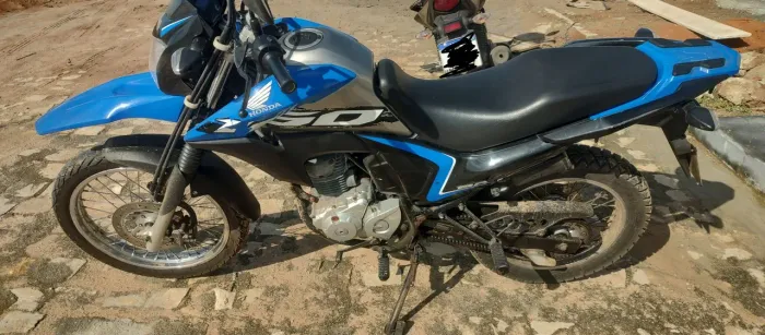 Vendo Broz 160 em excelente estado.