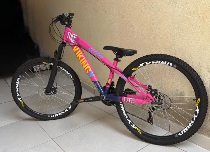 Bicicleta MTB Aro 29 Rosa Seminova, Freio a Disco, Suspensão e Nota Fiscal