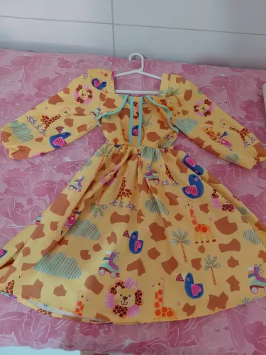 Bata infantil lindíssima, veste de 5 a 6 anos