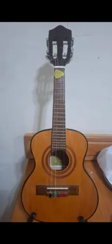 Vendo cavaquinho captado py.