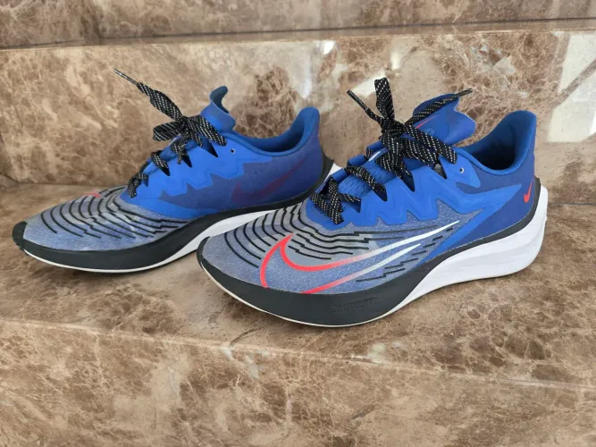 Tenis Nike Zoom Gravity 2