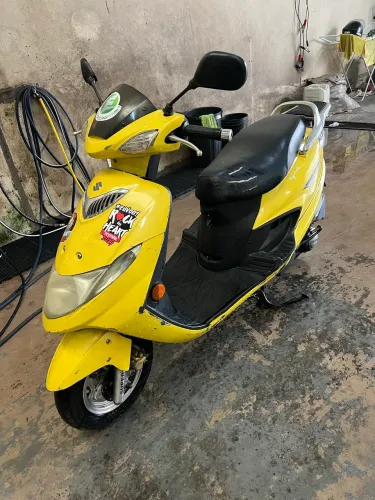     Burgman 125 2008 - Documentação em Dia e Ótimo Estado