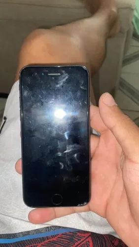 Celular iPhone SE