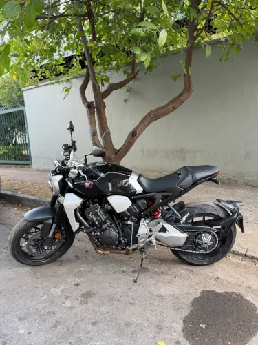 CB1000