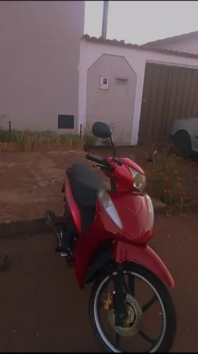Vende-se moto boa econômica